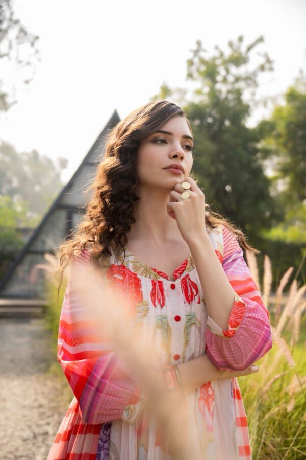 1d9ecb88-f860-4b8d-af96-7f8d914d7cac Suntaara Women's Mulmul 2-Piece Kurta Set – Cream Red