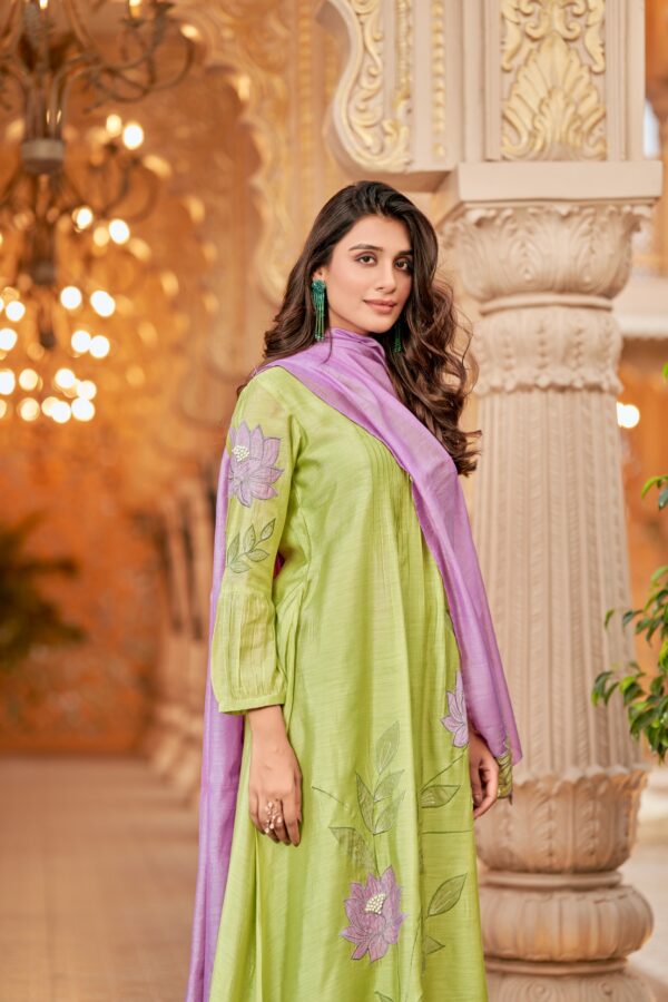 ab3b4532-7eed-40fd-b5a1-050546183d71 Suntaara Women's Mul Chanderi 3-Piece Kurta Set – Green Lavender